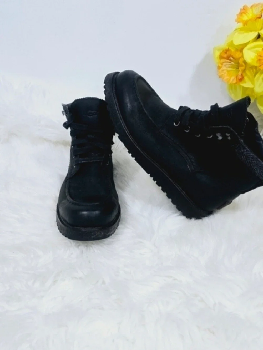 UGG Men's Waterproof Black Leather Suede Lace Up Winter Boots Size 7.5 Used